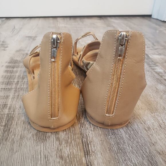 Aspiga Hand Crafted Women's Tan Carrie Beaded Sandals Size 8.5 (40) - Picture 6 of 8